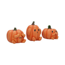 Load image into Gallery viewer, Three Wise Pumpkins 8cm
