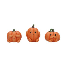 Load image into Gallery viewer, Three Wise Pumpkins 8cm
