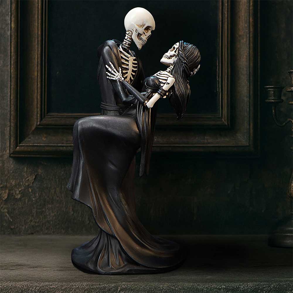 Nemesis Now gothic romance statue