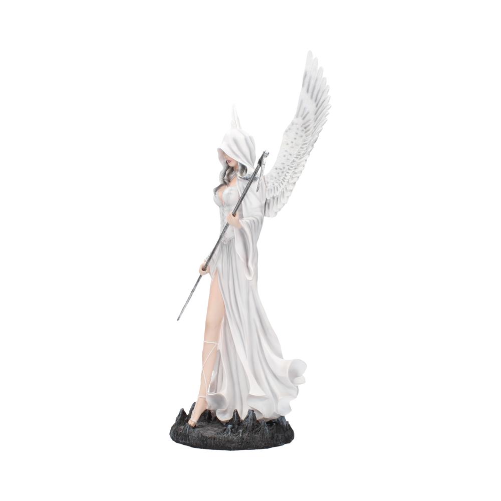 Mercy 61cm
