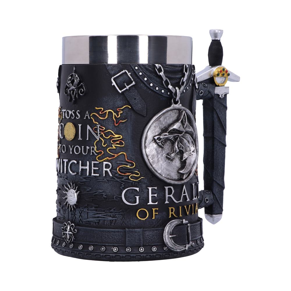 Front view of The Witcher School of the Wolf tankard