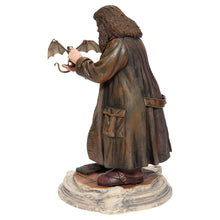 Load image into Gallery viewer, Hagrid and Norberta Figurine 25cm
